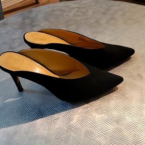 9.5 Black Vince Camuto suede mule